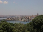 Sa istog mjesta pogled prema Zlatnom rogu - prirodnoj luci Istanbula.